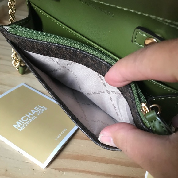 Michael Kors Purse🎈🎈 - Picture 10 of 12